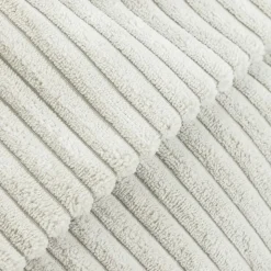 Designed by Lotte Ribbed-kissanpeti