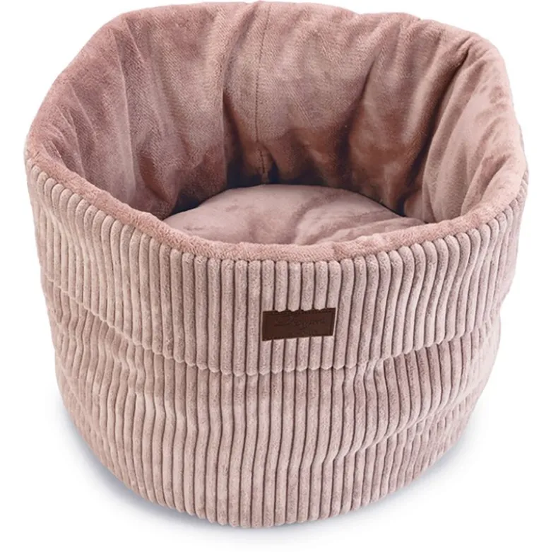 Designed by Lotte Ribbed-kissanpeti