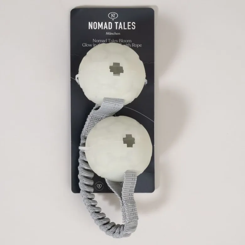 Nomad Tales Spirit -pimeässä loistava leikkipallo köydellä
