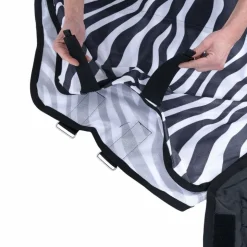 Nomad Tales Zebra -kärpäsloimi kiinteällä kaulaosalla